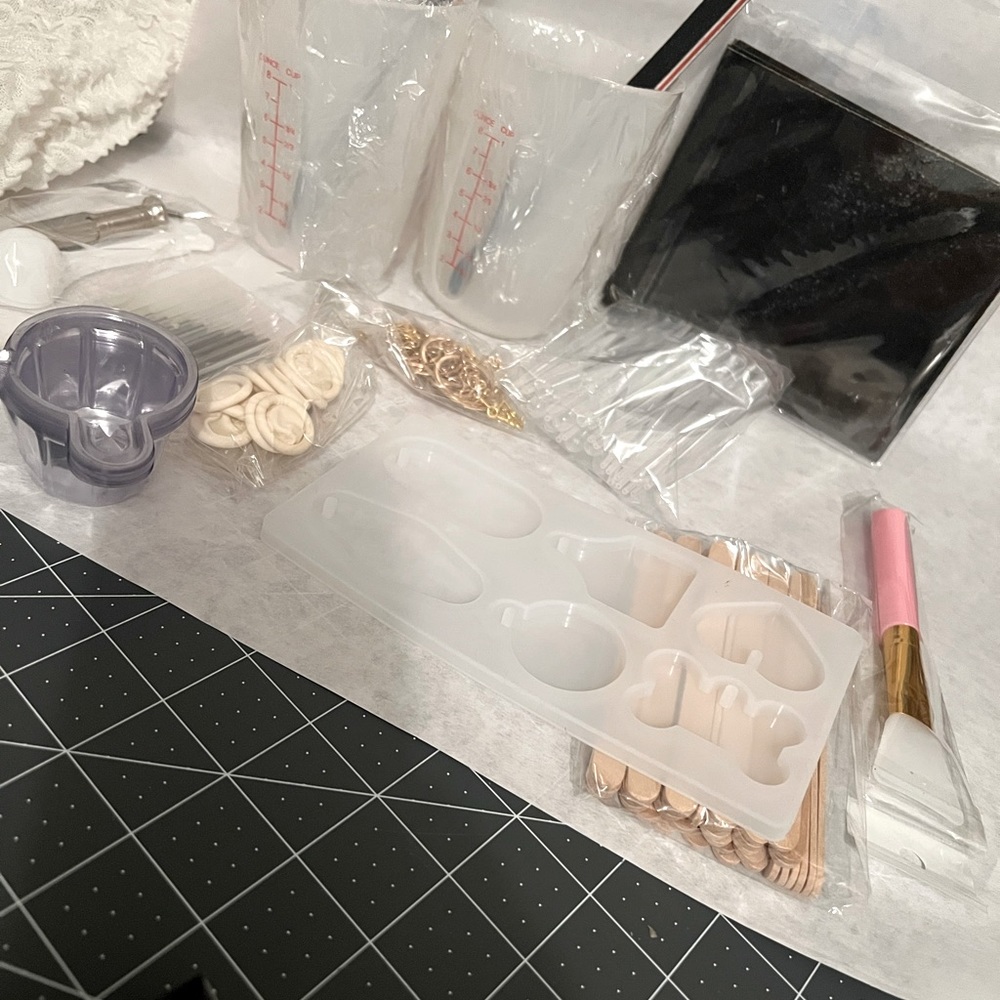 Epoxy resin tools kit for crafting ( resine not included)